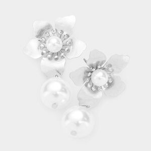 Metal
Flower & Pearl Dangle Silver Earrings